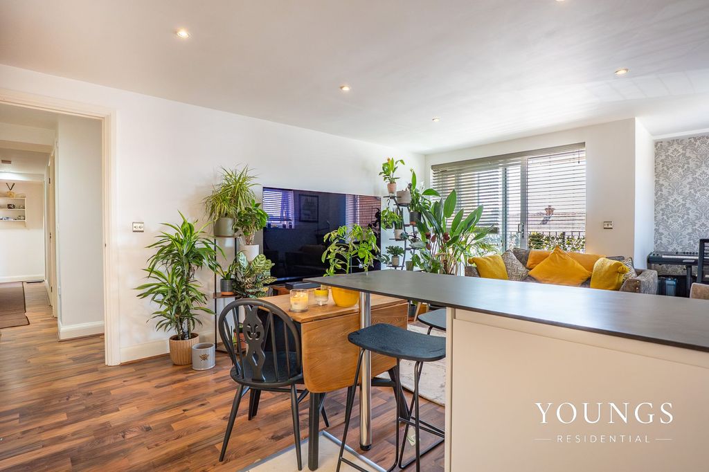 Additional image 10 of 2 bed flat for saleLambeth Road, Lambeth Court Lambeth Road SS7