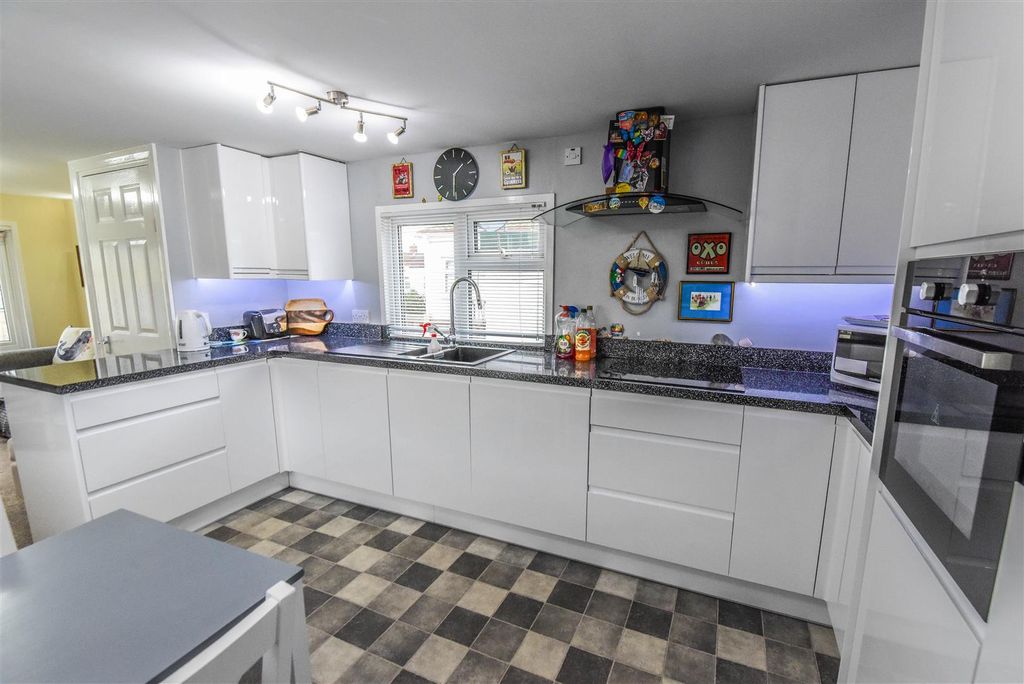 Additional image 12 of 1 bed mobile/park home for saleBerkeley Vale Park, Berkeley GL13