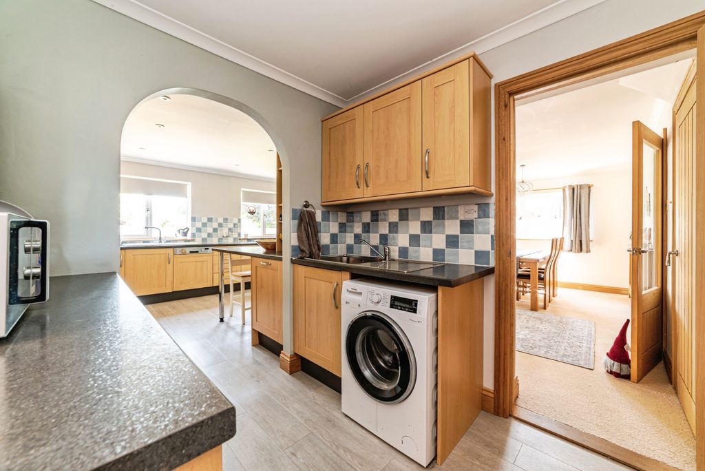 Additional image 15 of 4 bed detached house for saleSandpiper Way, Basingstoke RG22