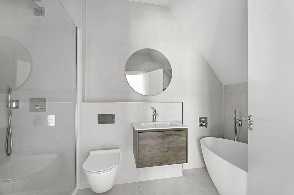 Additional image 11 of 3 bed flat for saleWoodlands Road, Bromley BR1