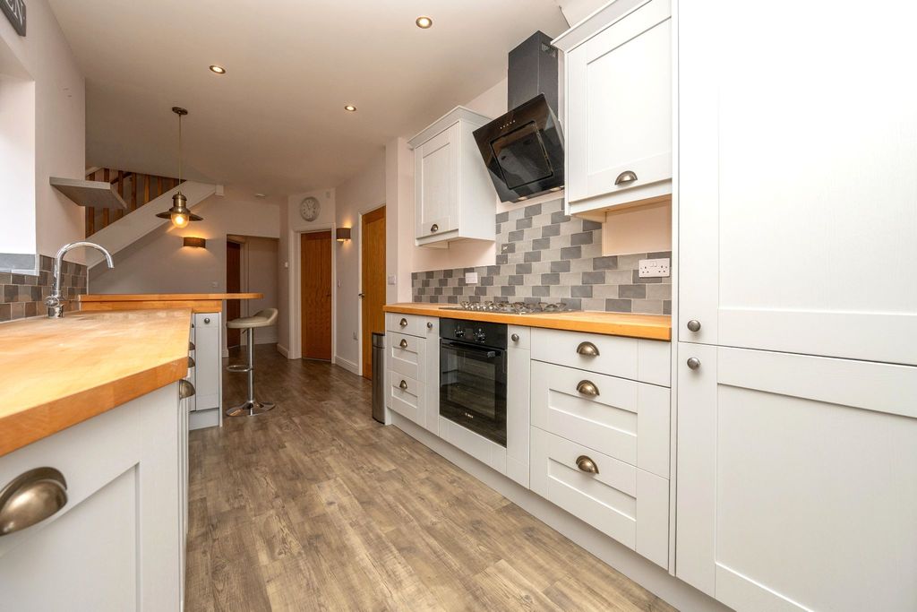 Additional image 10 of 3 bed semi-detached house for saleMoorfield Road, Alcester B49