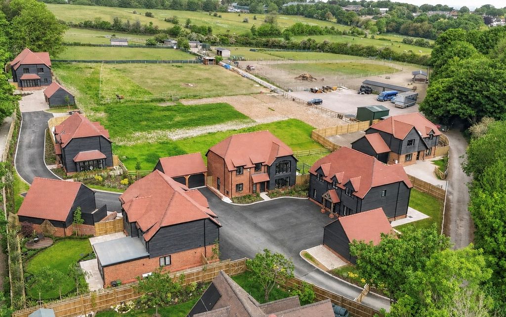 Additional image 32 of 4 bed detached house for saleHuntersfield Farm, Fairlawn Road, Banstead SM7
