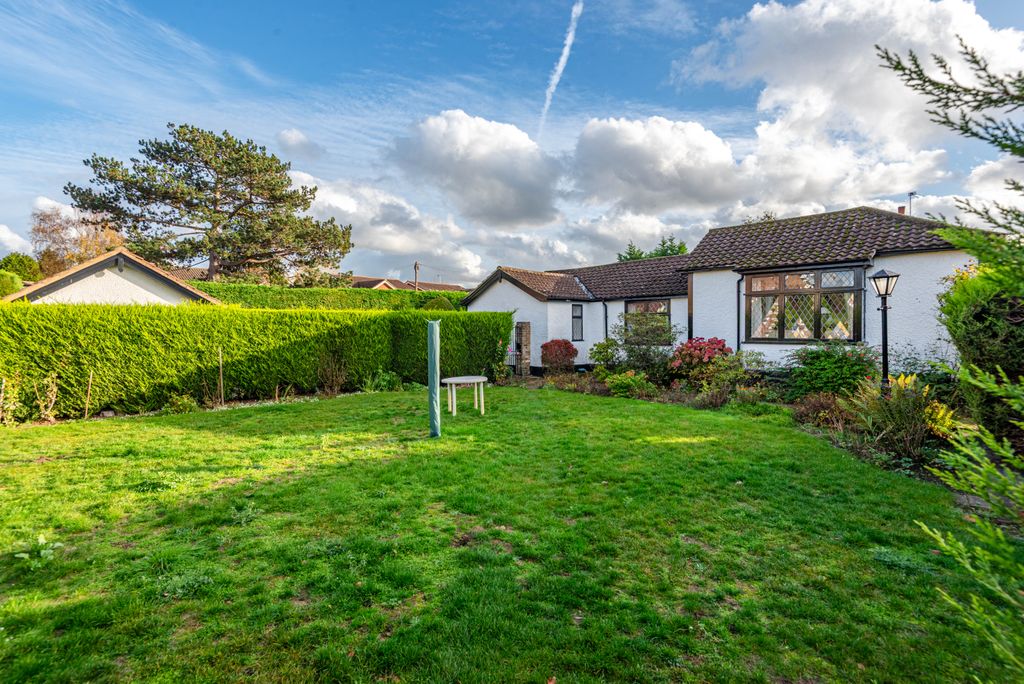 Additional image 12 of 4 bed detached bungalow for saleRiverside Avenue, Broxbourne EN10