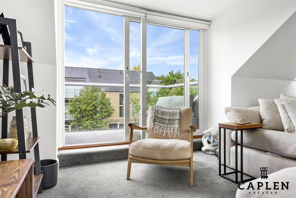 Additional image 4 of 2 bed flat for saleBeatrice Court, Buckhurst Hill IG9