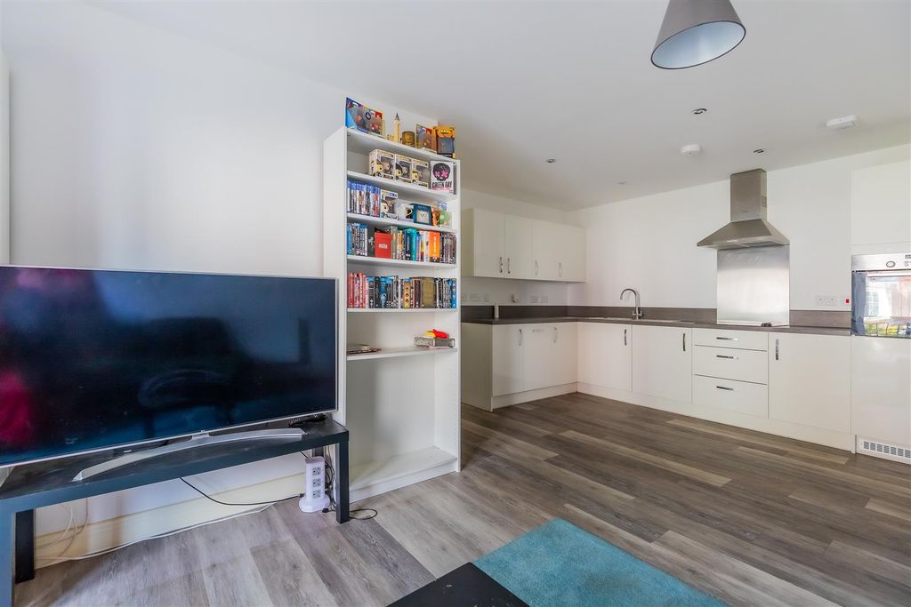 Additional image 8 of 2 bed flat for saleHawthorn House, The Boulevard, Canton, Cardiff CF11