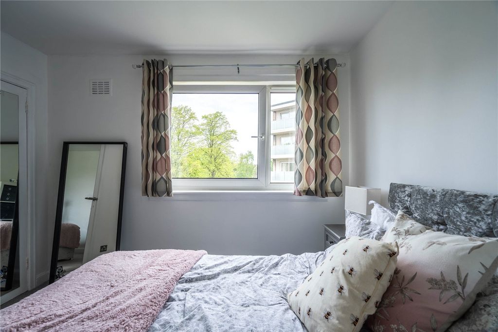 Additional image 10 of 2 bed flat for sale11 Barnton Court, Barnton, Edinburgh EH4