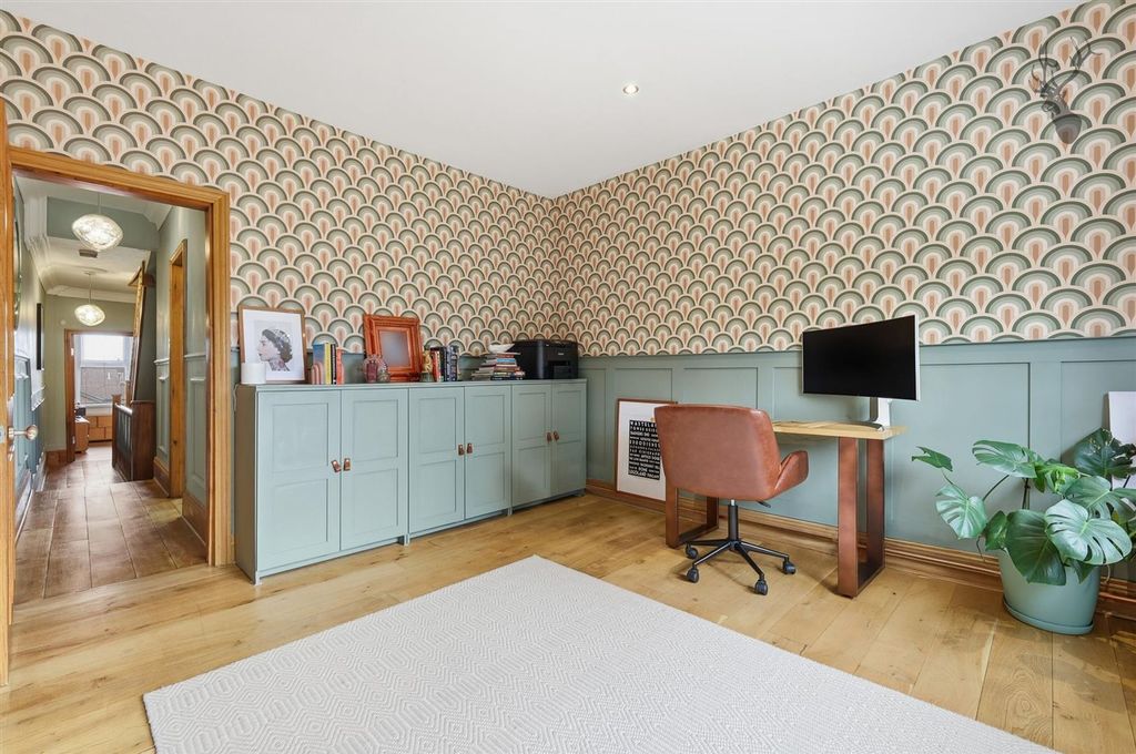 Additional image 33 of 5 bed detached house for saleWestbury Lane, Buckhurst Hill IG9