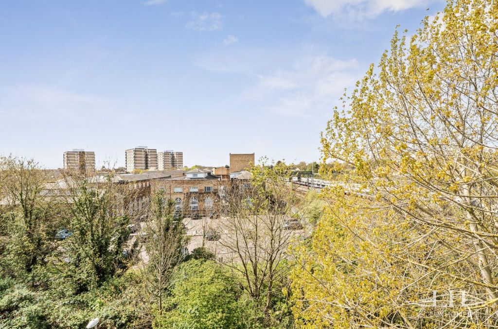 Additional image 17 of 2 bed flat for saleRiverwood Court, Hornchurch RM11