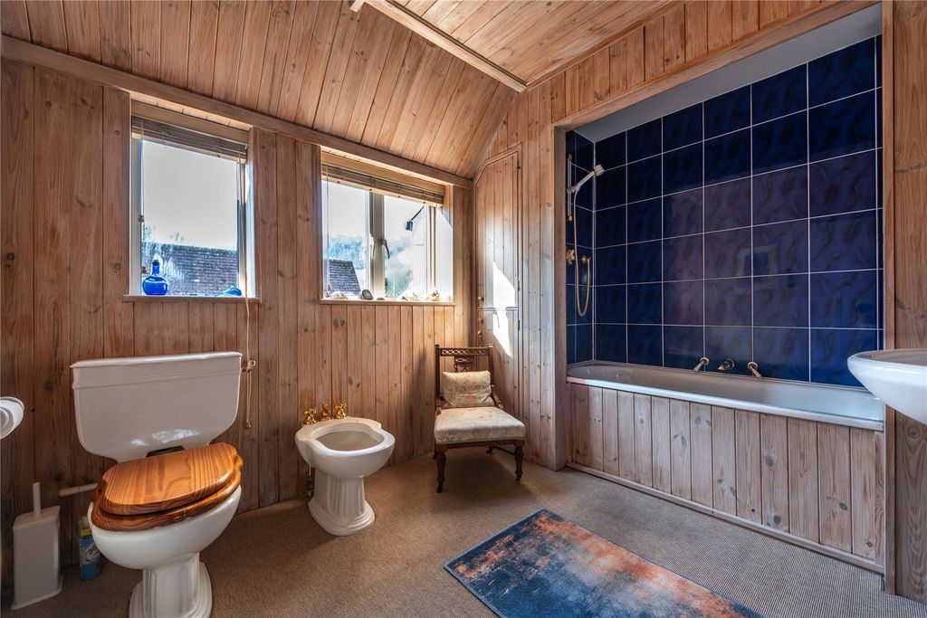 Additional image 20 of 4 bed detached house for salePebblehill Road, Betchworth, Surrey RH3