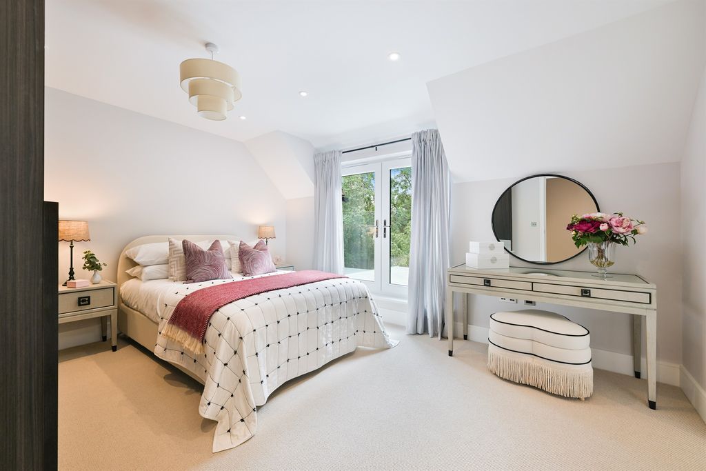 Additional image 18 of 4 bed detached house for saleHuntersfield Farm, Fairlawn Road, Banstead SM7