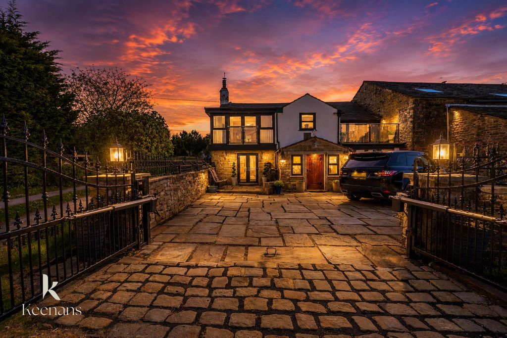 4 bed semi-detached house for saleTong Lane, Bacup OL13