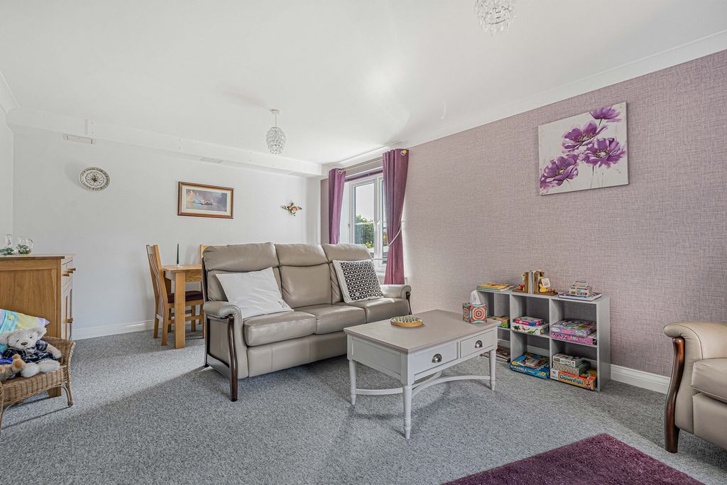Additional image 4 of 2 bed flat for saleQuakers Court, Abingdon OX14