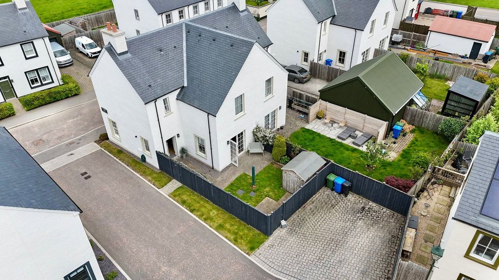 Additional image 24 of 3 bed semi-detached house for sale19 Hillhead Road, Tornagrain, Inverness IV2