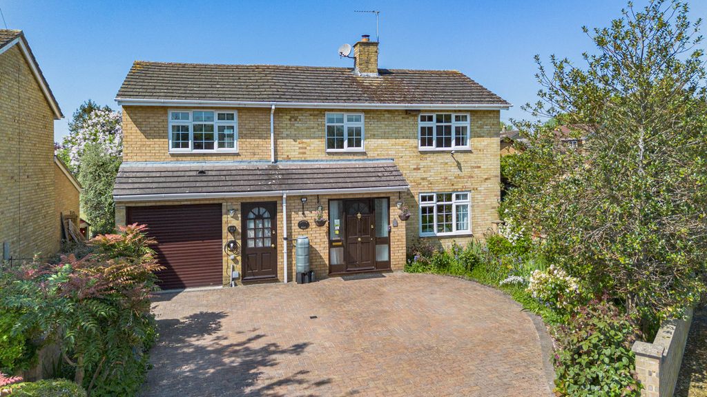 4 bed detached house for saleAlmond Road, Bicester OX26