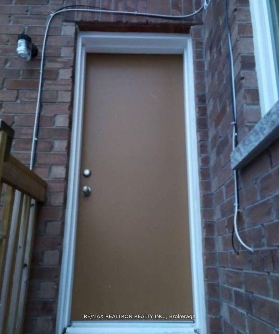 15 Wildflower Way, Toronto, ON, M1E 2T1 photo 2