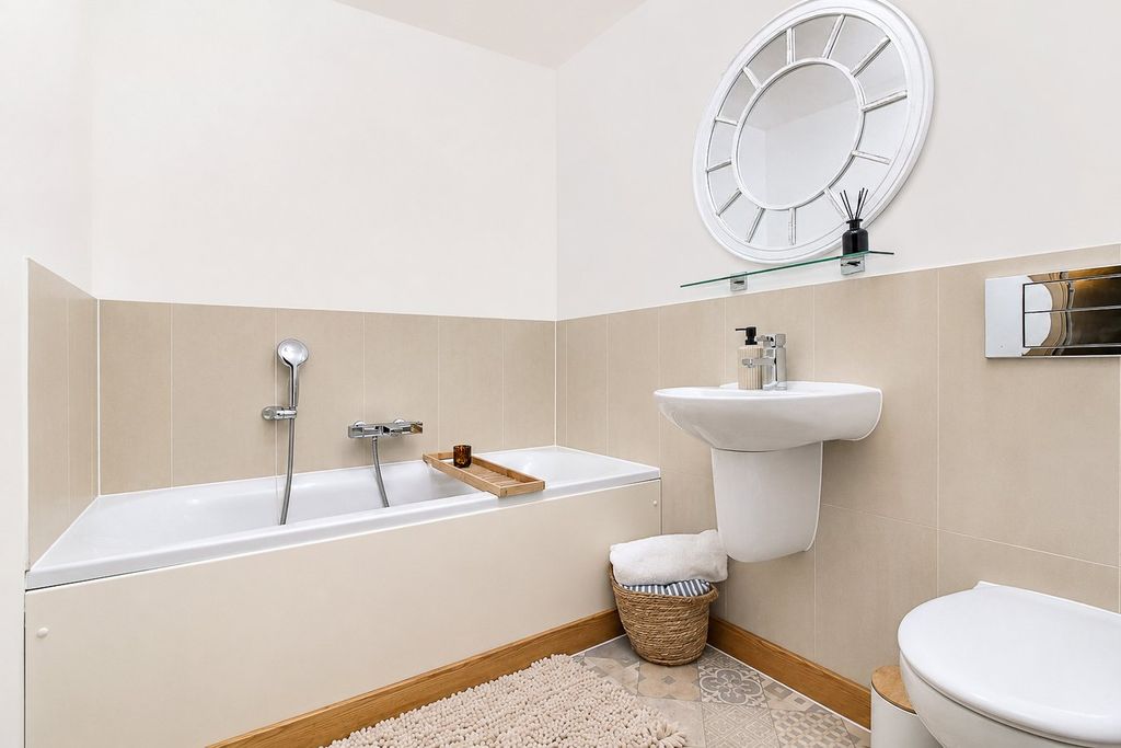 Additional image 8 of 2 bed flat for saleSanvignes Court, Baldock SG7