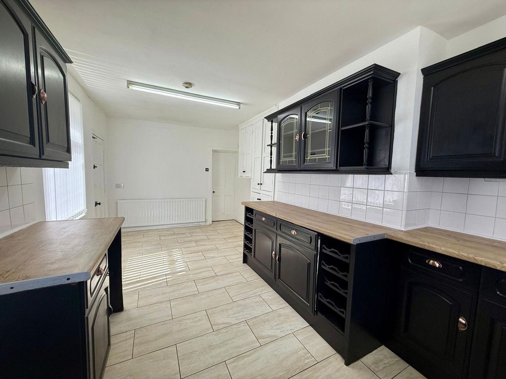 3 bed terraced house for saleWorcester Road, Bootle L20 photo 3