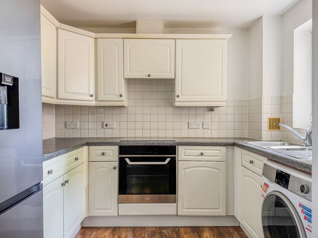 Additional image 7 of 2 bed flat for saleFrost House, Chesham Road, Berkhamsted HP4