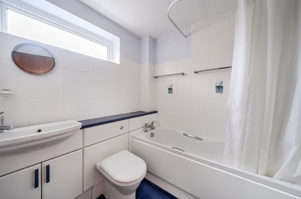 Additional image 7 of 4 bed detached house for saleBalmoral Close, Alton, Hampshire GU34