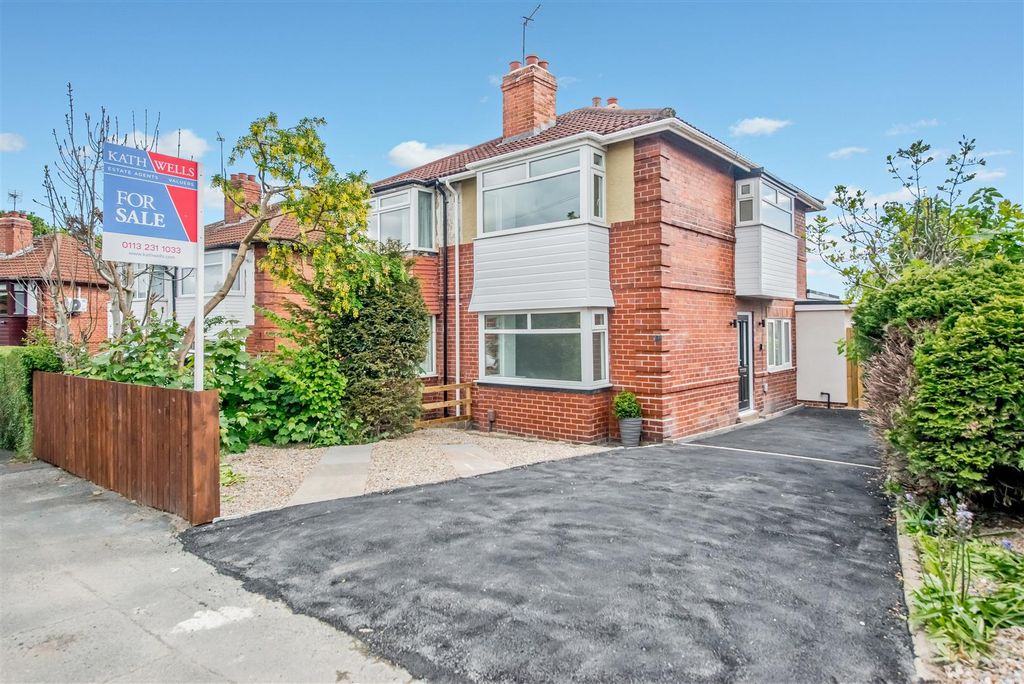 3 bed semi-detached house for saleKenilworth Road, Wortley, Leeds LS12