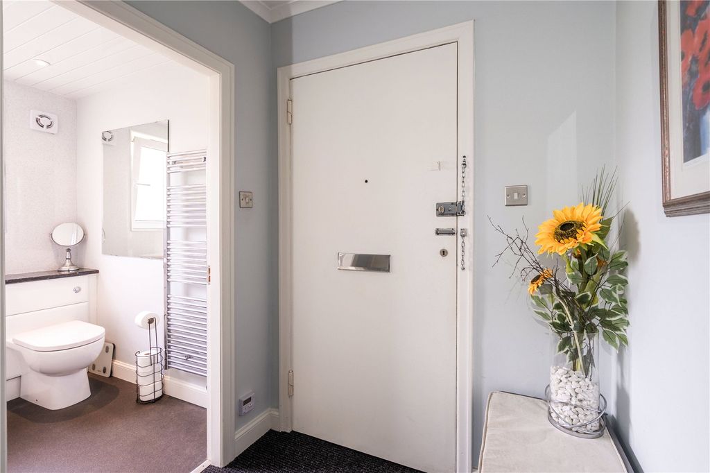 Additional image 12 of 2 bed flat for sale11 Barnton Court, Barnton, Edinburgh EH4