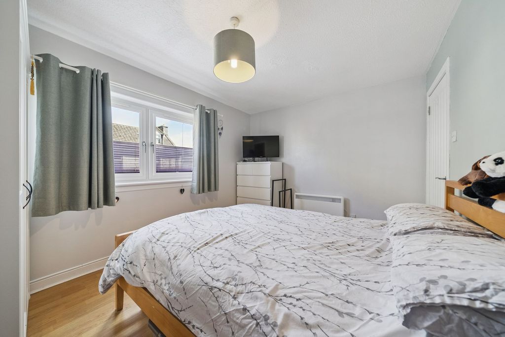 Additional image 13 of 2 bed flat for saleFlat 23 Tower Place, 6 East Clyde Street, Helensburgh G84