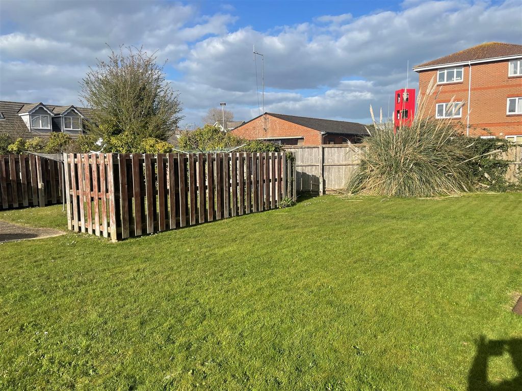 Additional image 7 of 2 bed flat for saleEast Yar Road, Sandown PO36