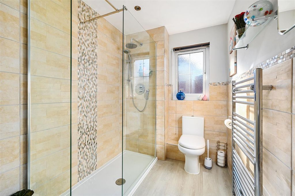 Additional image 24 of 4 bed detached house for saleClavering Walk, Cooden, Bexhill-On-Sea TN39