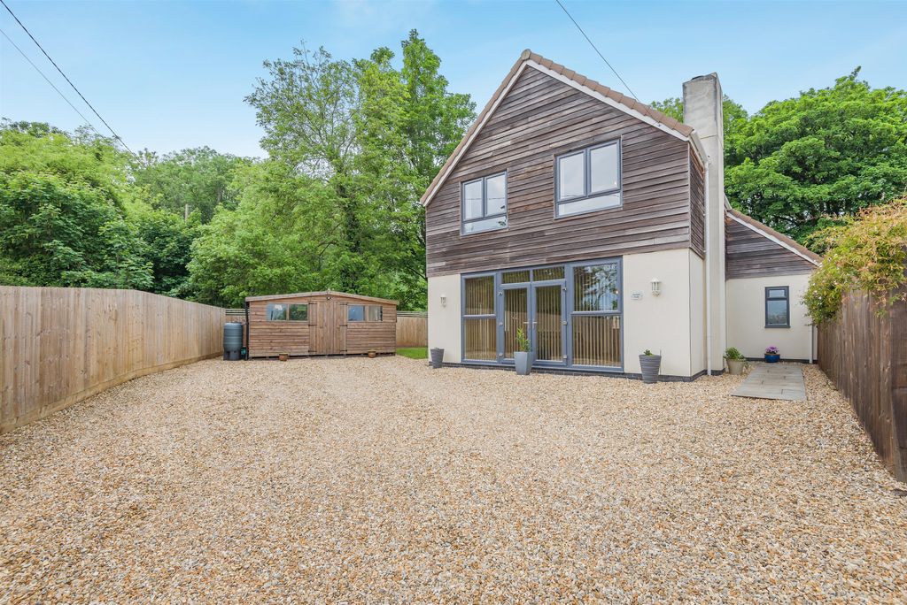 4 bed detached house for saleTump Lane, Undy, Caldicot, Monmouthshire NP26