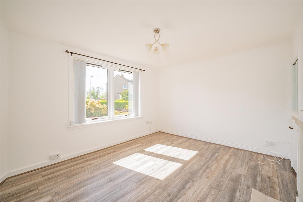 2 bed semi-detached bungalow for saleDurie Place, Edzell, Brechin DD9 photo 5