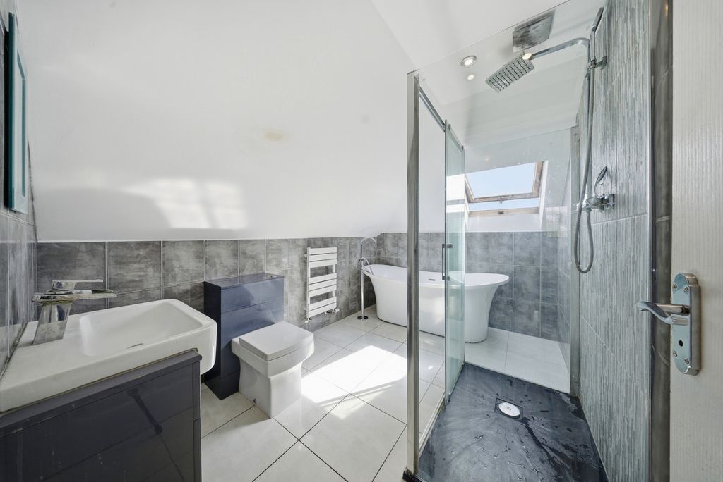 Additional image 9 of 5 bed semi-detached bungalow for saleHadley Road, Belvedere DA17