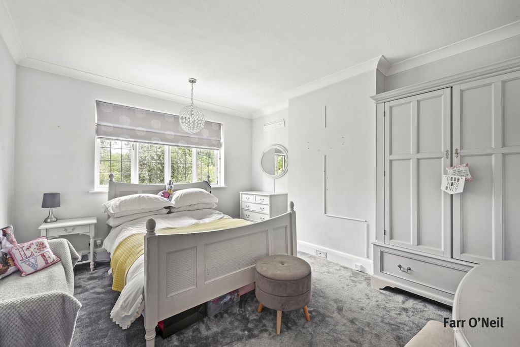 Additional image 21 of 4 bed semi-detached house for saleForest Side, Buckhurst Hill IG9