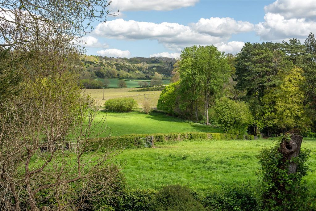 Additional image 13 of 4 bed detached house for salePebblehill Road, Betchworth, Surrey RH3