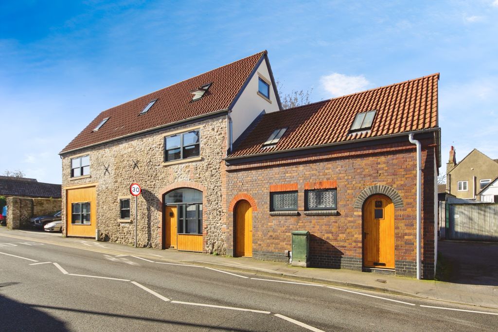 2 bed flat for saleQuaker Lane, Bristol, Avon BS35