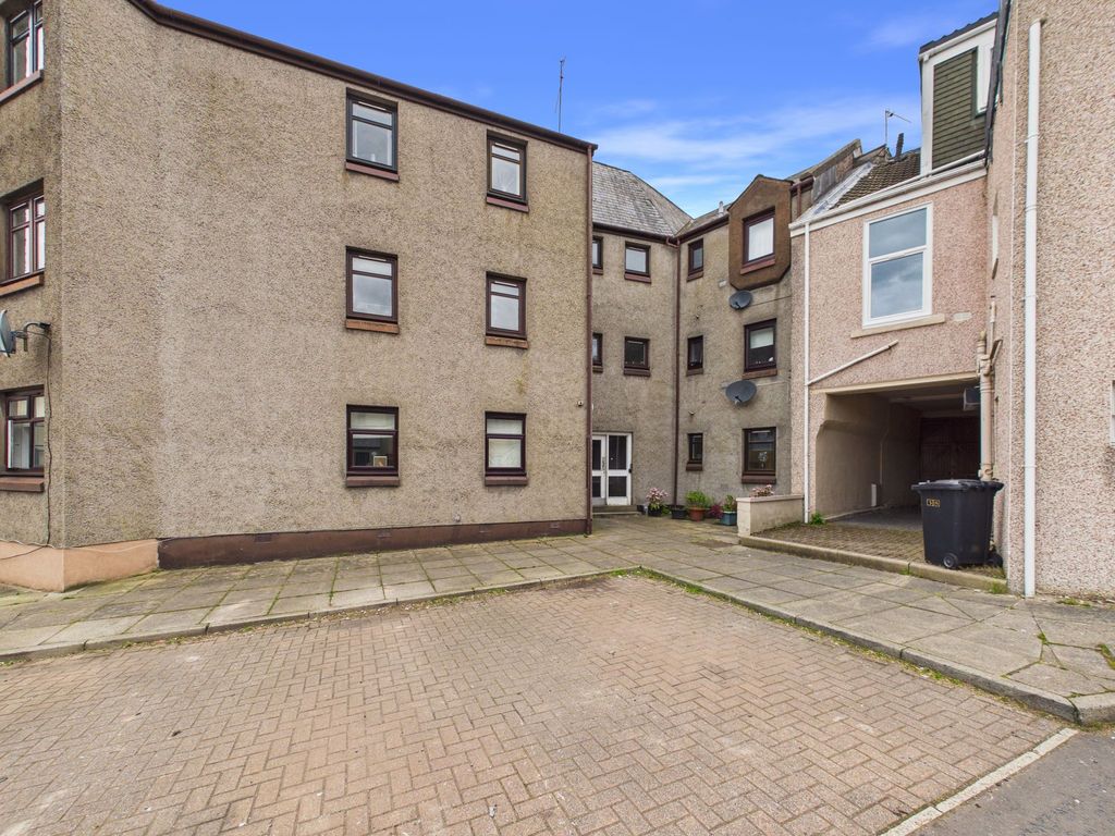 1 bed flat for saleWellhead Court, Lanark ML11