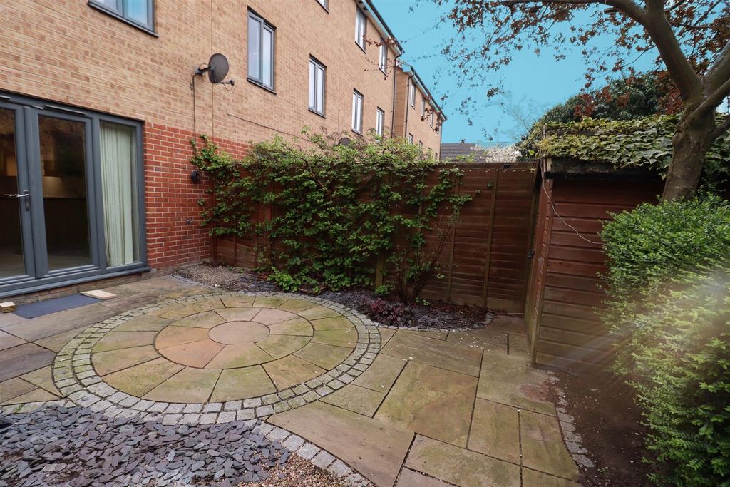 Additional image 4 of 3 bed property for saleTurner Close, Brough HU15
