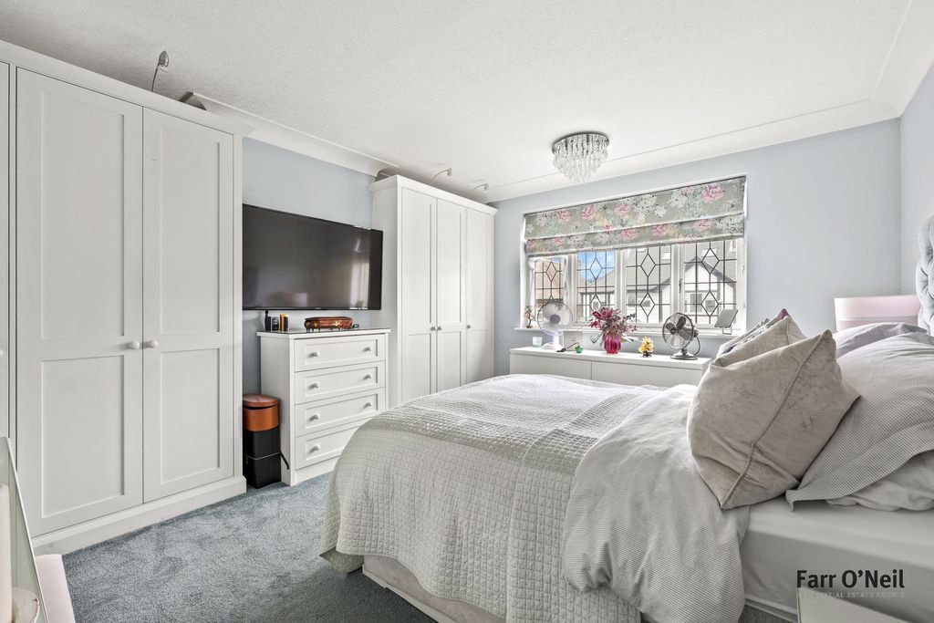 Additional image 19 of 4 bed semi-detached house for saleForest Side, Buckhurst Hill IG9