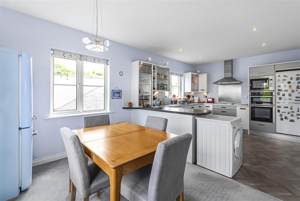 2 bed flat for saleLodge Mill Lane, Ramsbottom, Bury BL0 photo 3
