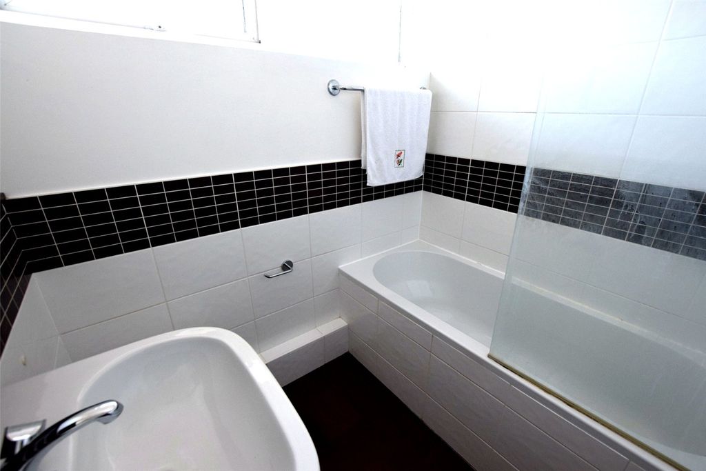 Additional image 9 of 2 bed maisonette for saleBeechwood Road, Alton, Hampshire GU34