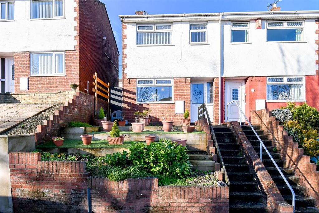 2 bed semi-detached house for saleHolton Road, Barry CF63
