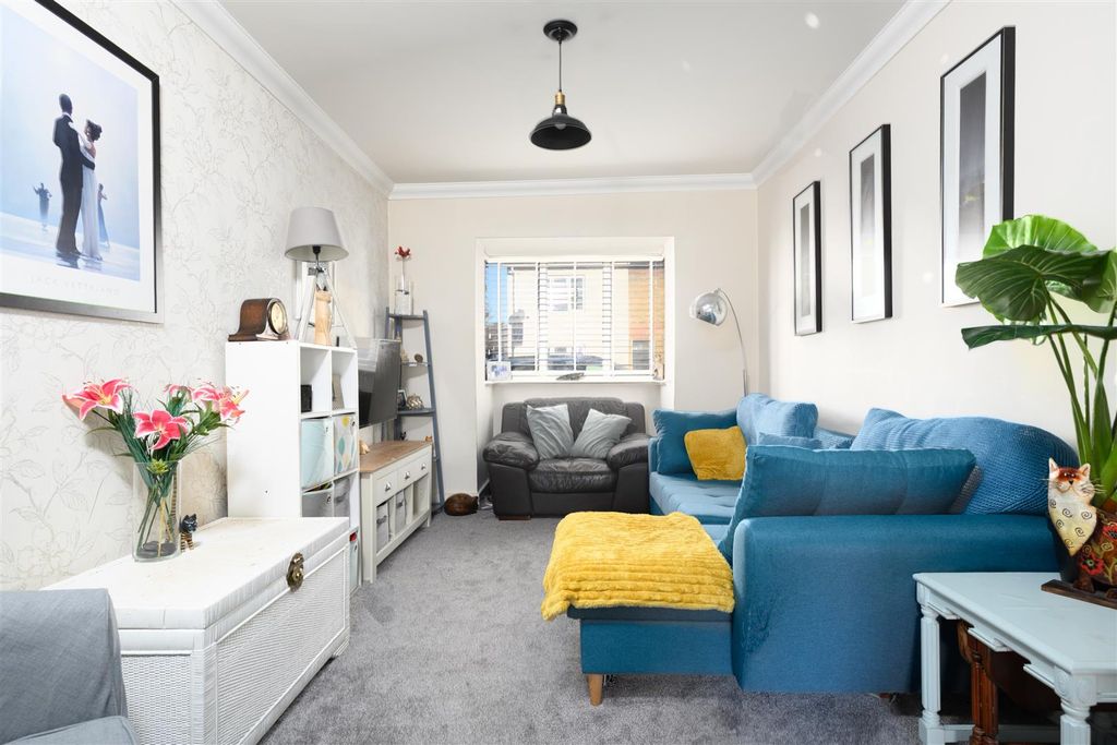 Additional image 6 of 3 bed end terrace house for saleAlexandra Road, Addlestone KT15
