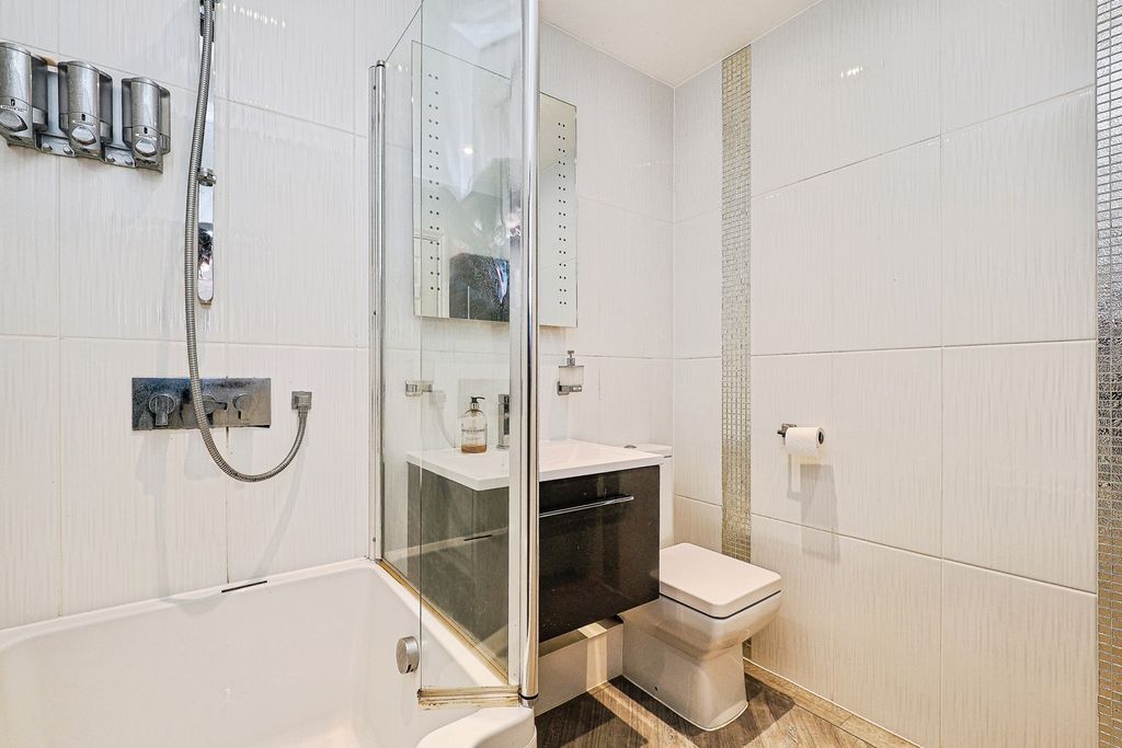 Additional image 15 of 2 bed flat for saleRidgemont Place, Parkstone Avenue, Hornchurch, Essex RM11