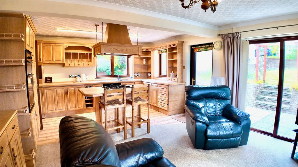 Additional image 4 of 4 bed detached house for saleAspen Avenue, Blackwood NP12