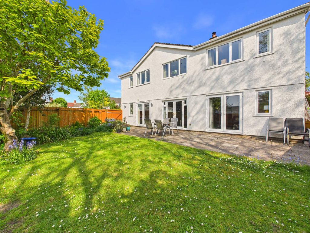 5 bed detached house for saleClos Brynderi, Rhiwbina, Cardiff. CF14