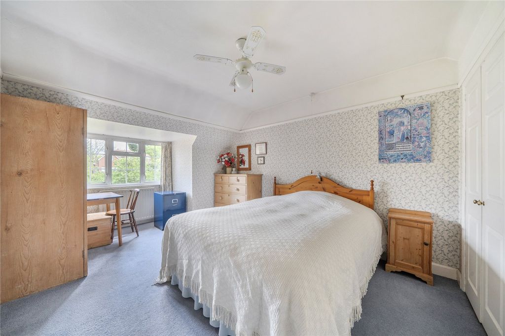 Additional image 17 of 3 bed bungalow for saleQueens Road, Alton, Hampshire GU34