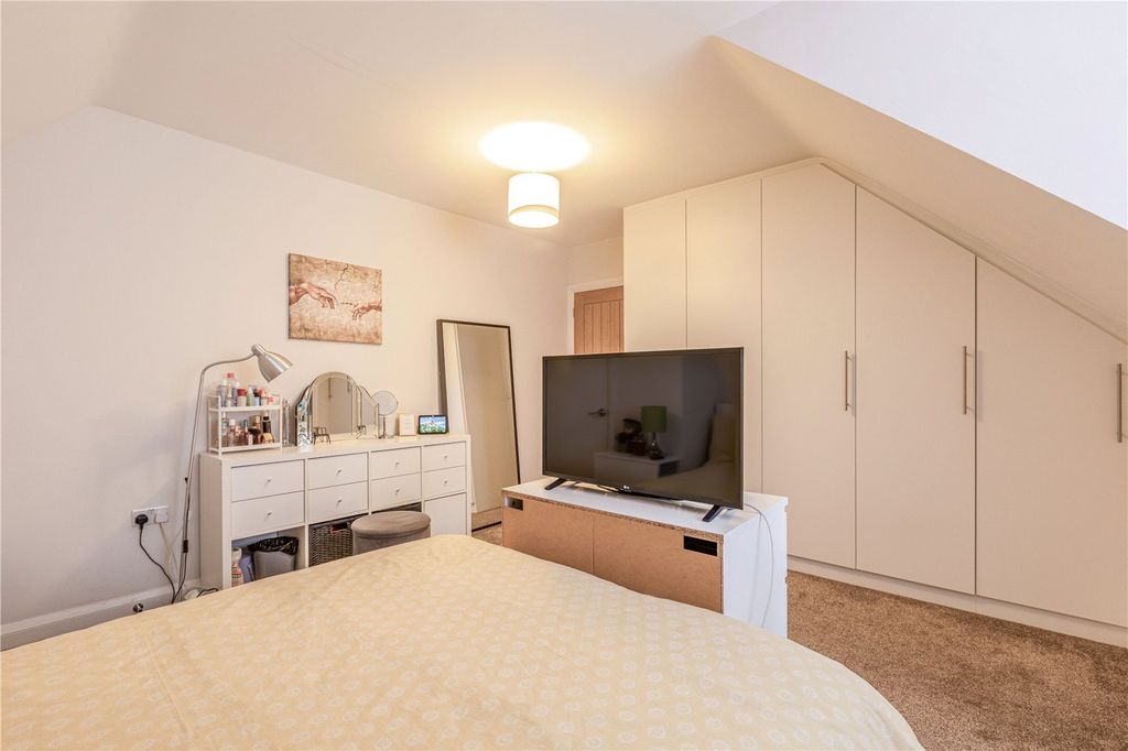 Additional image 31 of 5 bed detached house for salePinewood Avenue, New Haw, Addlestone, Surrey KT15