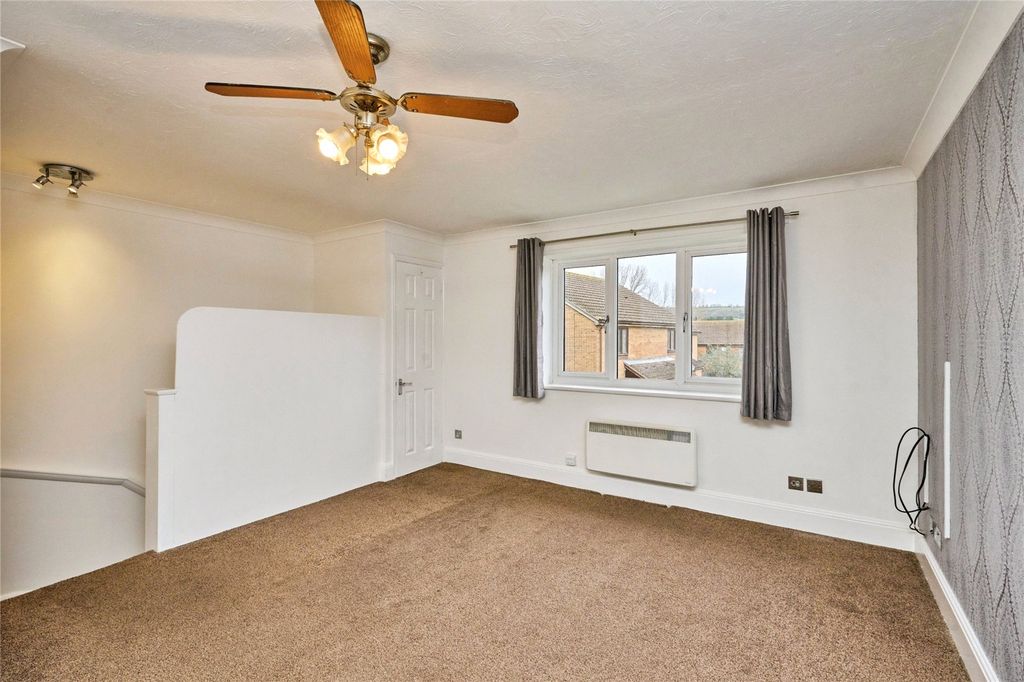 Additional image 3 of 1 bed flat for saleThe Warren, Sandown, Isle Of Wight PO36