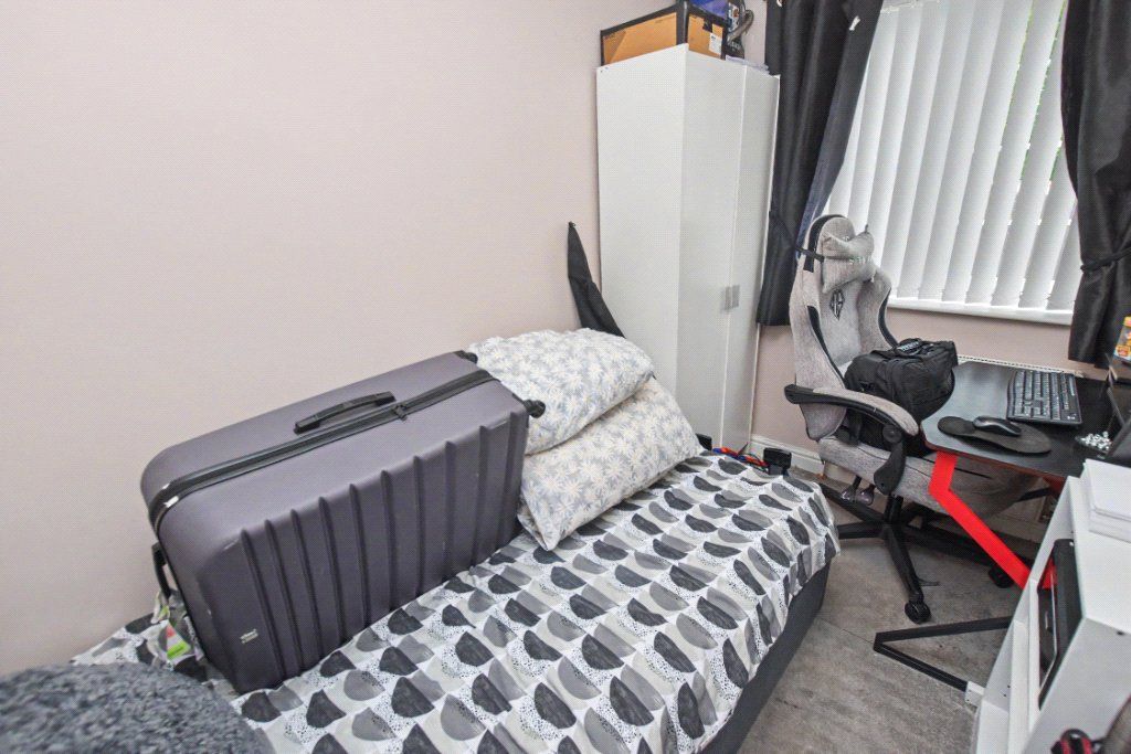 Additional image 9 of 2 bed flat for saleChestnut Gardens, Leeds, West Yorkshire LS12