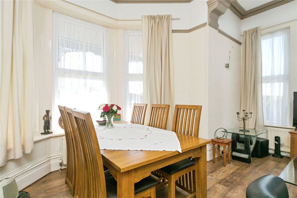 Additional image 3 of 2 bed flat for saleQueens Road, Old Colwyn, Colwyn Bay, Conwy LL29