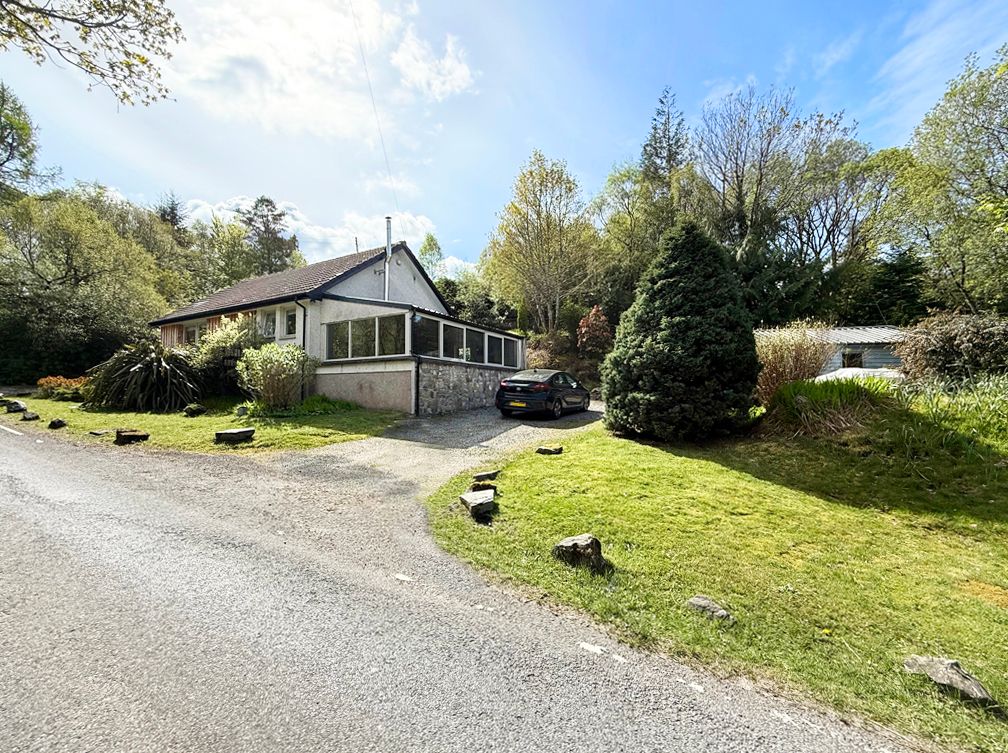 3 bed cottage for saleAcharacle PH36 photo 3